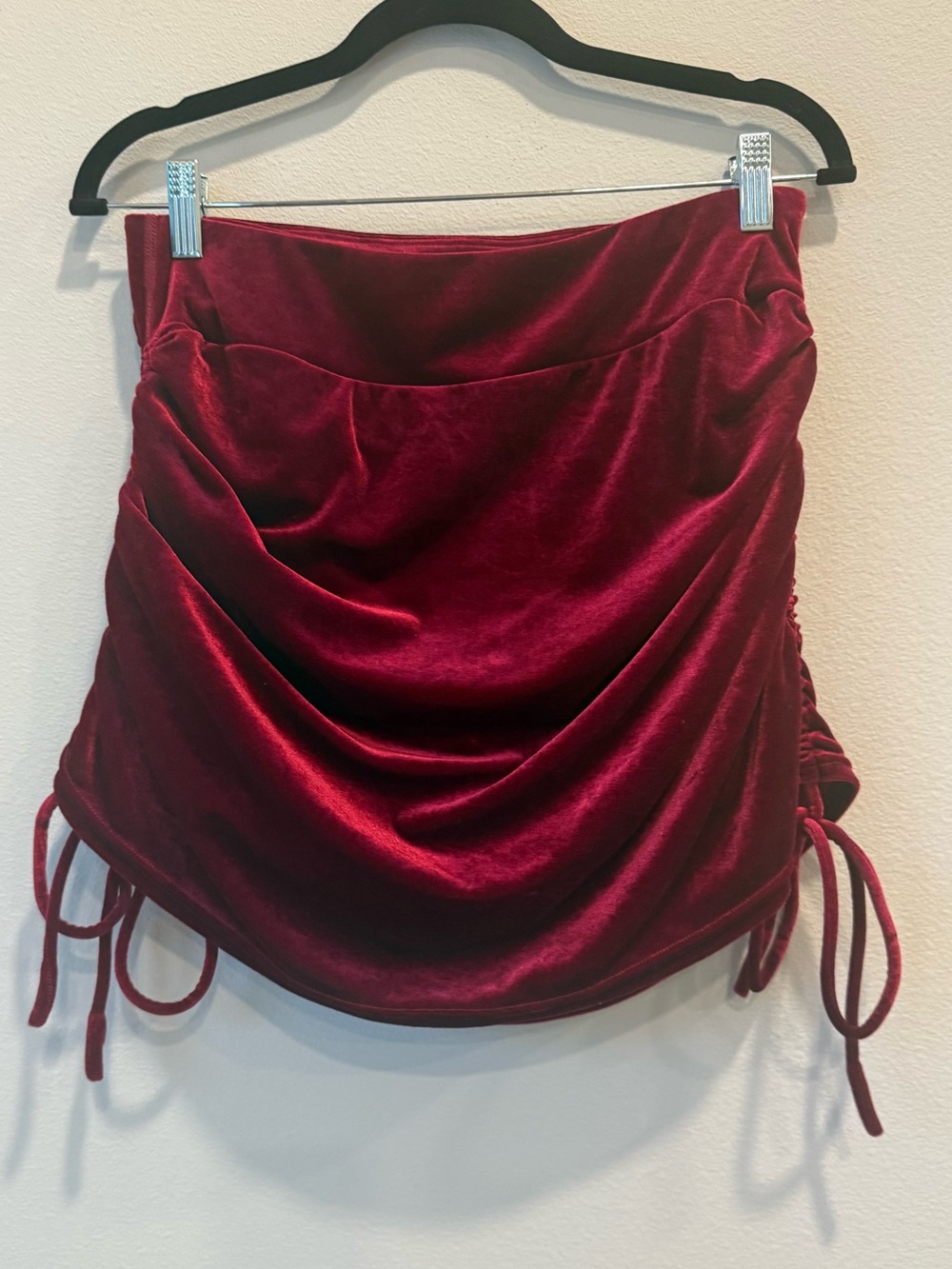 HALARA Red Velvet Ruched Mini Skirt - Picture 5 of 8